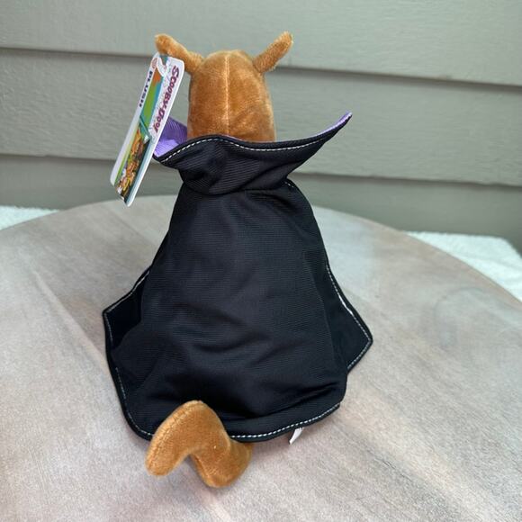 Scooby Doo Vampire Halloween 8" Plush Stuffed Dog in Black Purple Cape Raz NEW - Picture 5 of 14